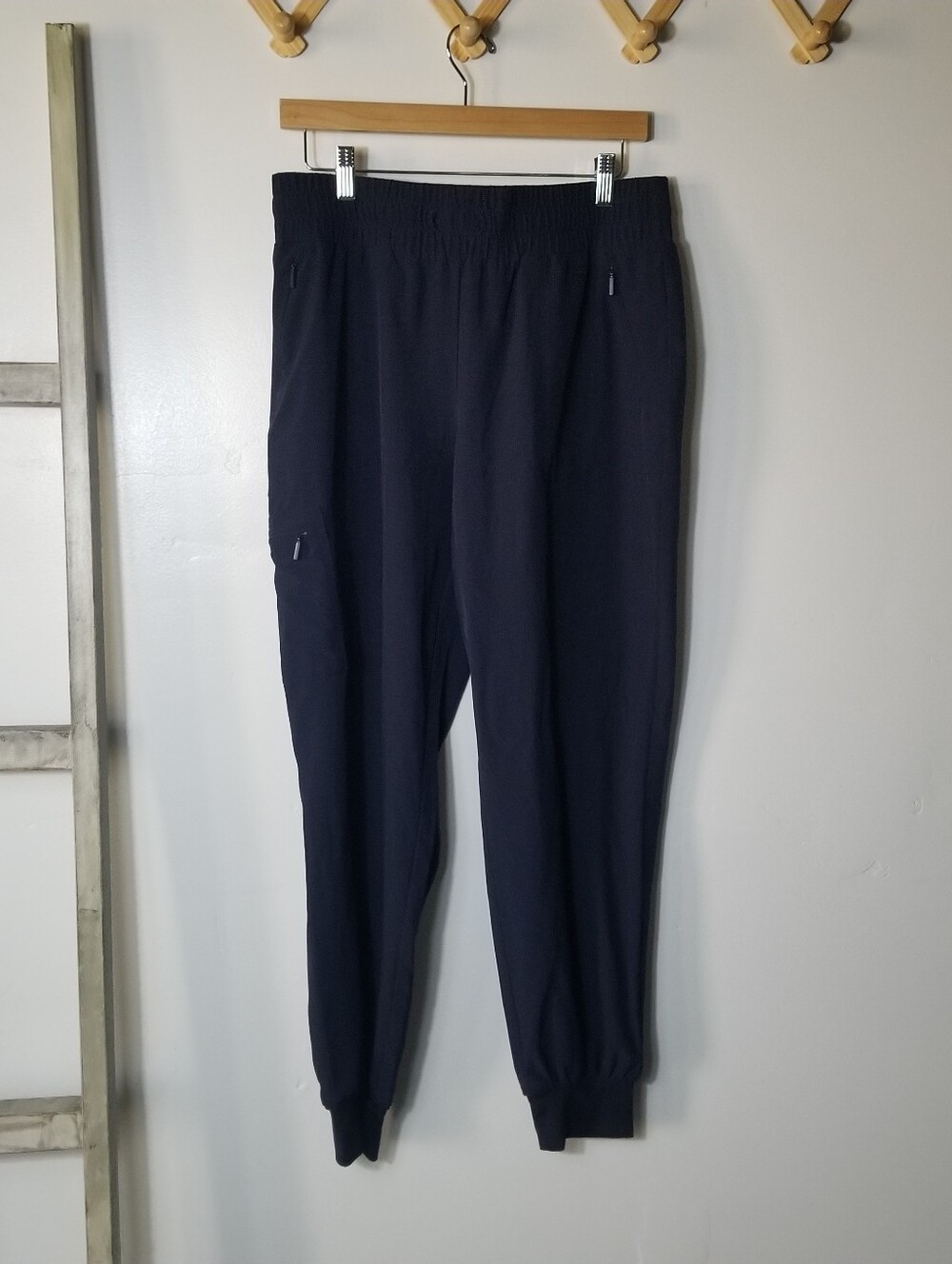 CHICO'S  WOMEN'S NAVY BLUE ZENERGY JOGGER PANTS SIZE 2R (12)